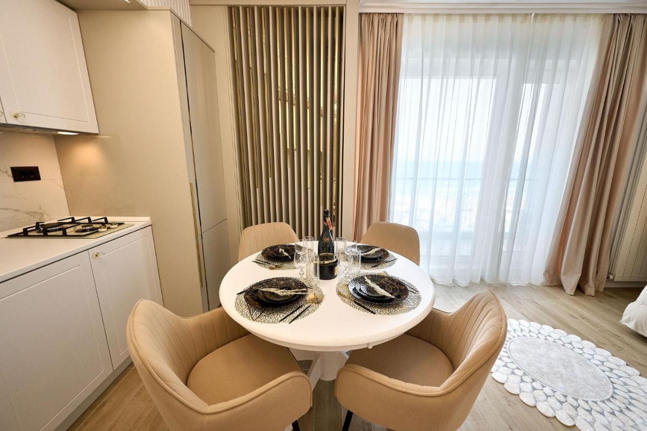 Seaview Luxury Studio In Infinity Beach Resort Mamaia Dış mekan fotoğraf